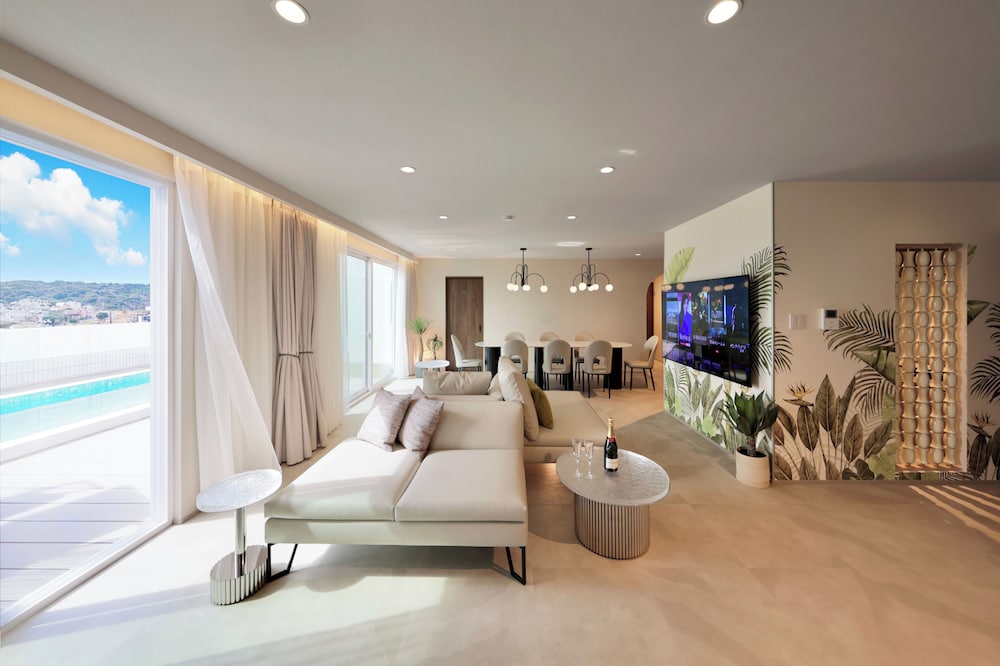 E棟_12名定員(プール&ジェットバス&天然温泉&サウナ) | クリスタルヴィラ白浜パークサイド