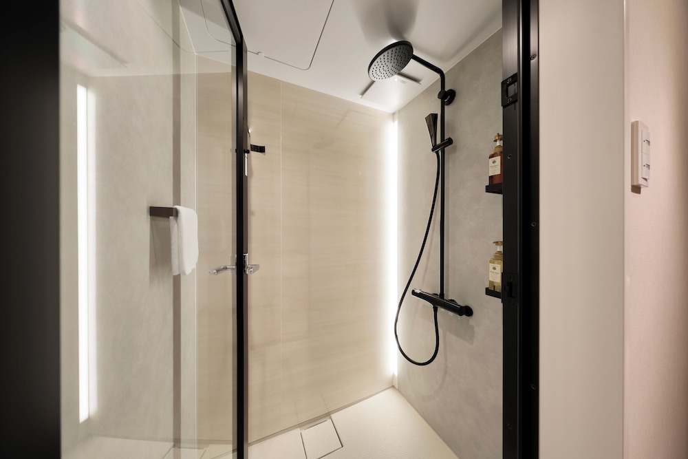 E棟_12名定員(プール&ジェットバス&天然温泉&サウナ) バスルーム2 | クリスタルヴィラ白浜パークサイド