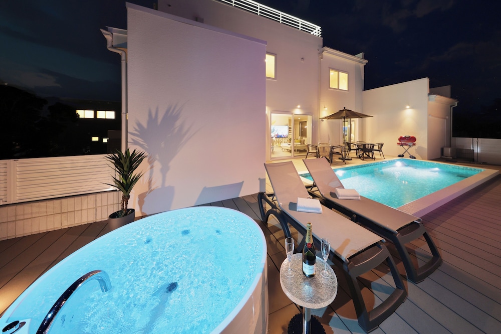 E棟_12名定員(プール&ジェットバス&天然温泉&サウナ) テラス / パティオ0 | クリスタルヴィラ白浜パークサイド