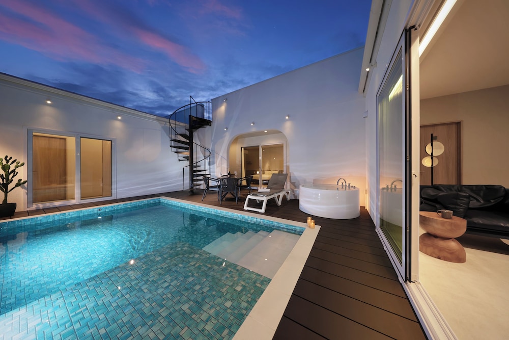 B棟_12名定員(プロジェクター&プール&天然温泉&サウナ) | クリスタルヴィラ白浜パークサイド