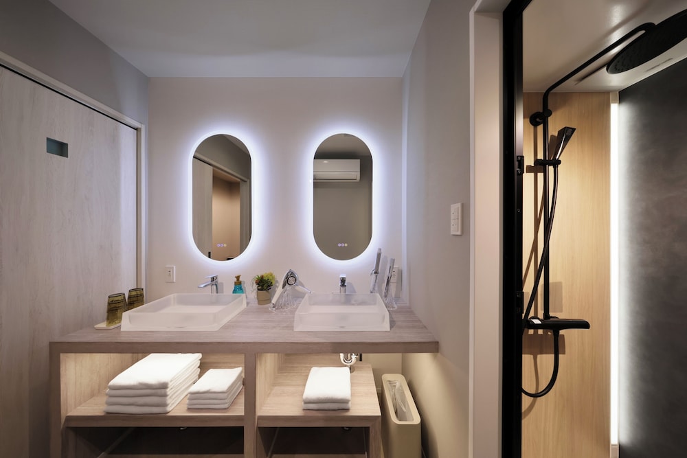 D棟_12名定員(プール&ジェットバス&天然温泉&サウナ) バスルーム1 | クリスタルヴィラ白浜パークサイド