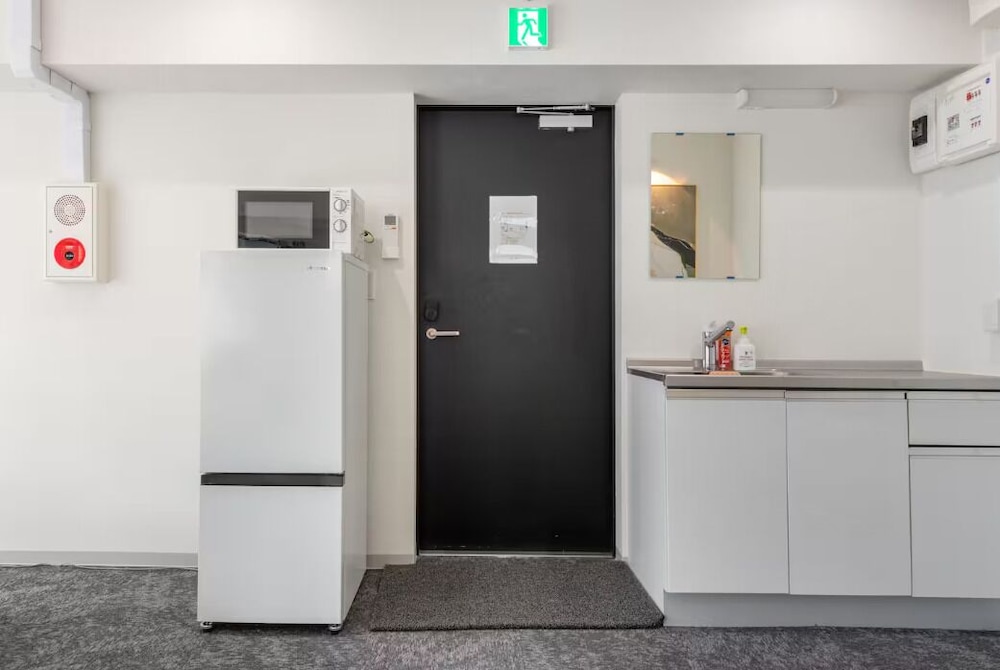 コンフォート アパートメント リビング エリア2 | 虎ノ門ゲストハウス 5F