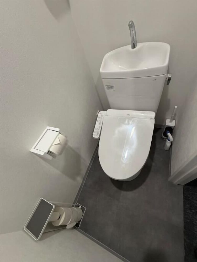 コンフォート アパートメント リビング エリア0 | 虎ノ門ゲストハウス 5F