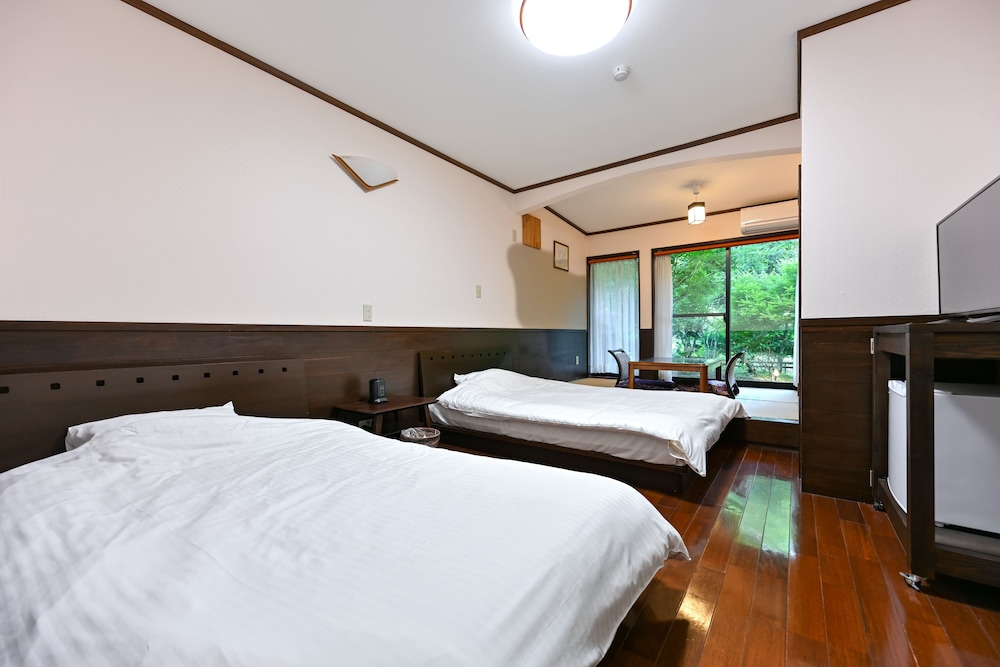 ベーシック ツインルーム | 山川温泉 小杉庵