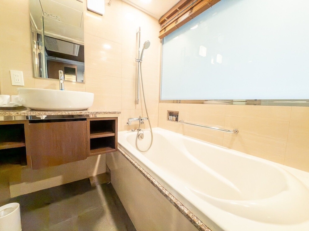 ラグジュアリー ツインルーム 禁煙 バスルーム0 | グレイスヴィラ二条城