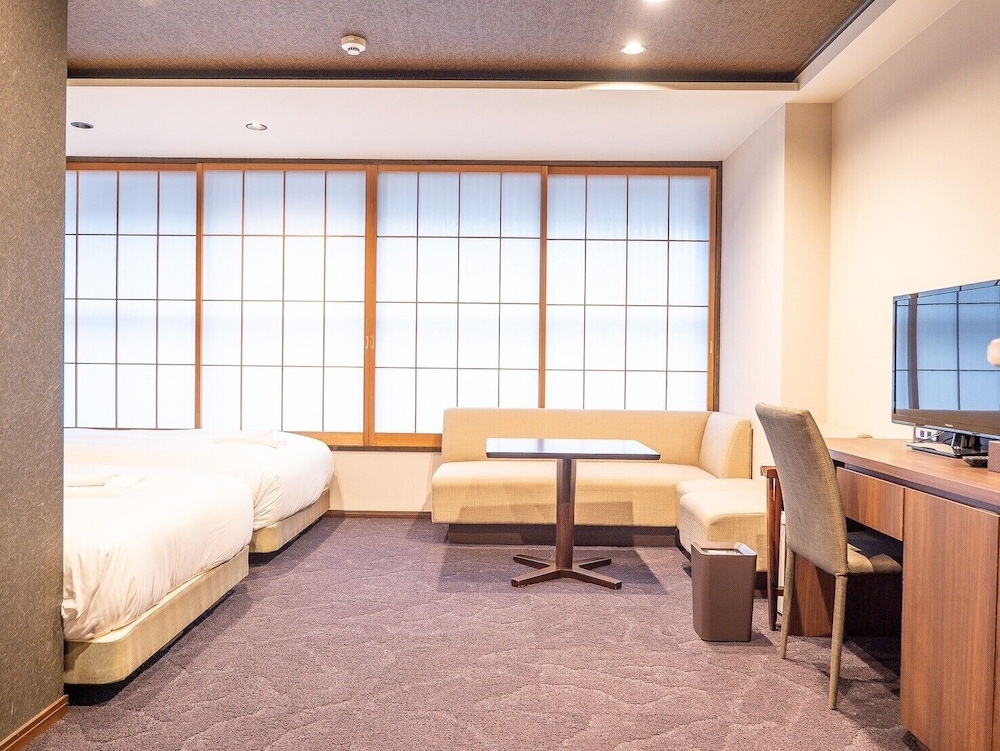 ラグジュアリー ツインルーム 禁煙 客室2 | グレイスヴィラ二条城