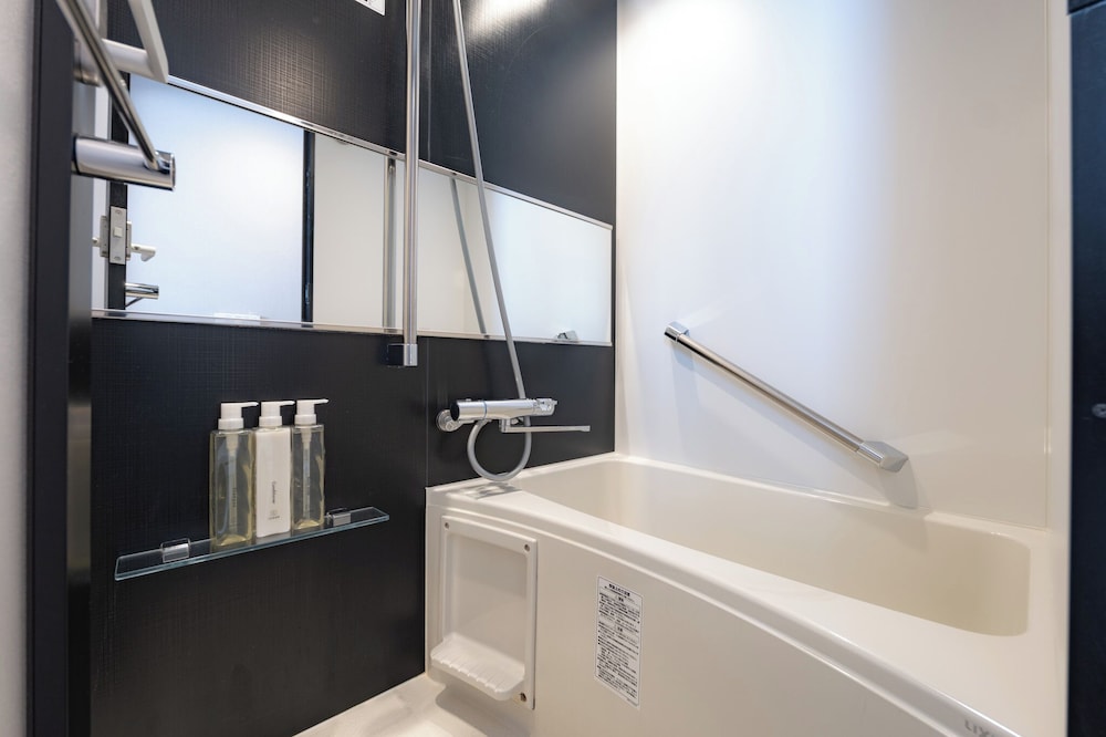 ツインルーム 禁煙 バスルーム0 | THE BASEMENT HOTEL Osaka Honmachi