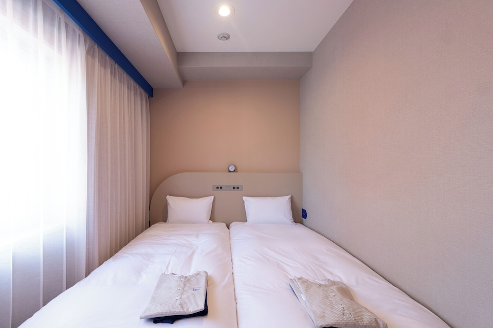 ツインルーム 禁煙 客室2 | THE BASEMENT HOTEL Osaka Honmachi