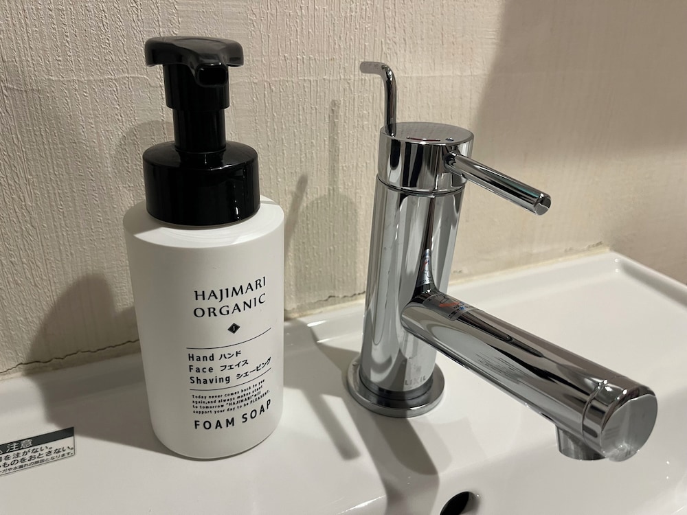 スタンダード 4 人部屋 バスルーム0 | KOREGA!Hostel Osaka Namba - ホステル