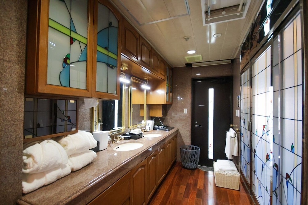 エグゼクティブ スイート 客室8 | THE RESIDENCE HOTEL OKAYAMA