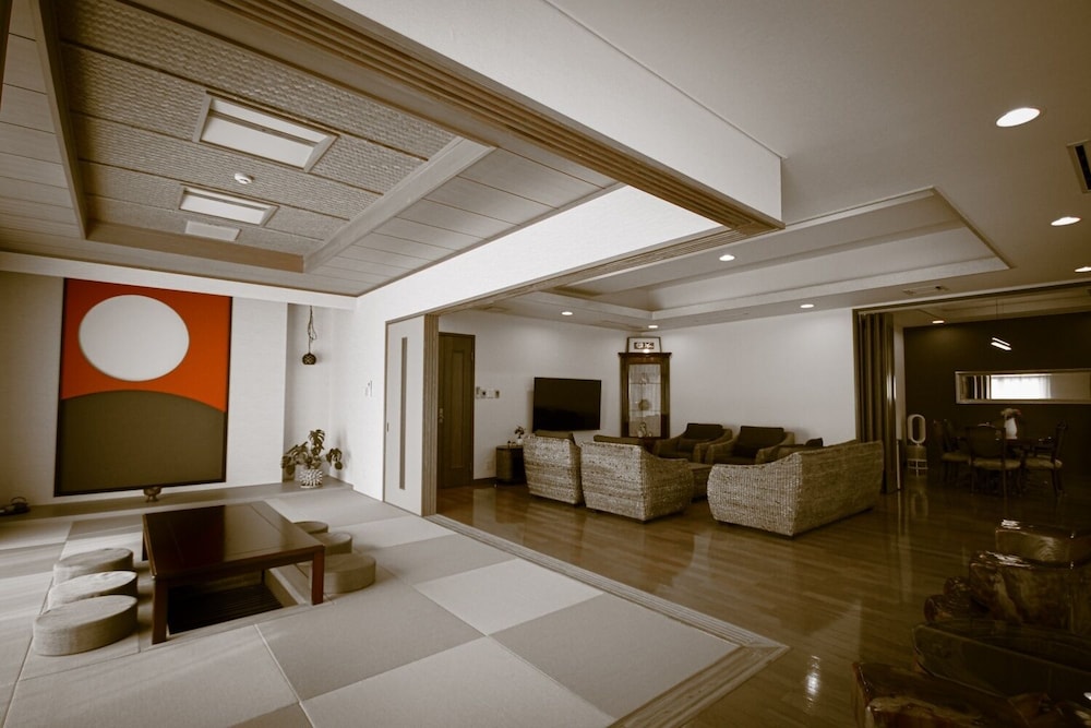 プレジデンシャル スイート ベッド (複数台) バルコニー シティビュー | THE RESIDENCE HOTEL OKAYAMA