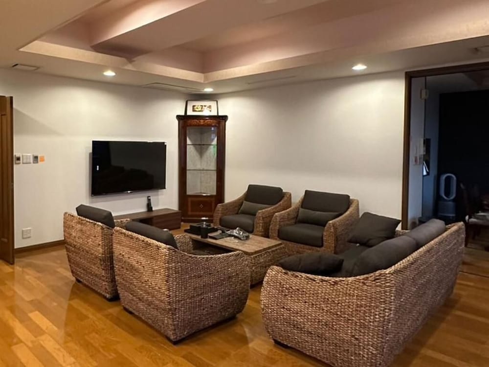 プレジデンシャル スイート ベッド (複数台) バルコニー シティビュー 客室1 | THE RESIDENCE HOTEL OKAYAMA