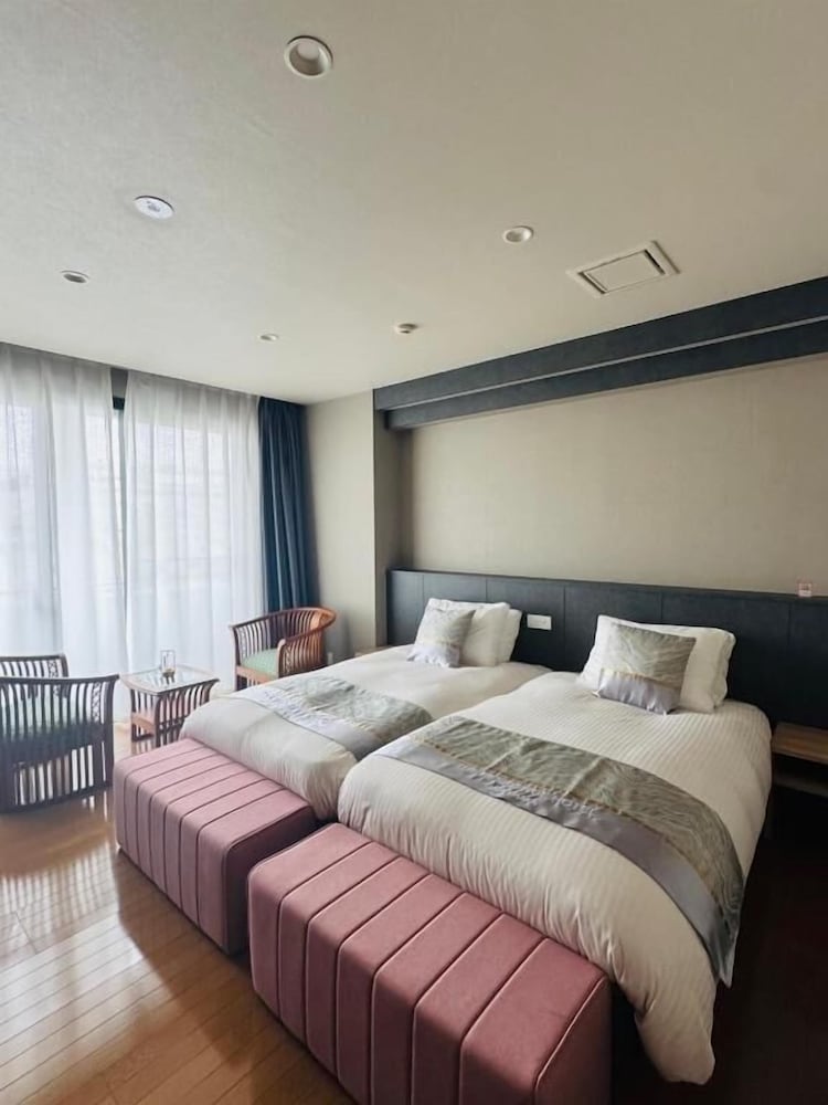 プレジデンシャル スイート 客室1 | THE RESIDENCE HOTEL OKAYAMA