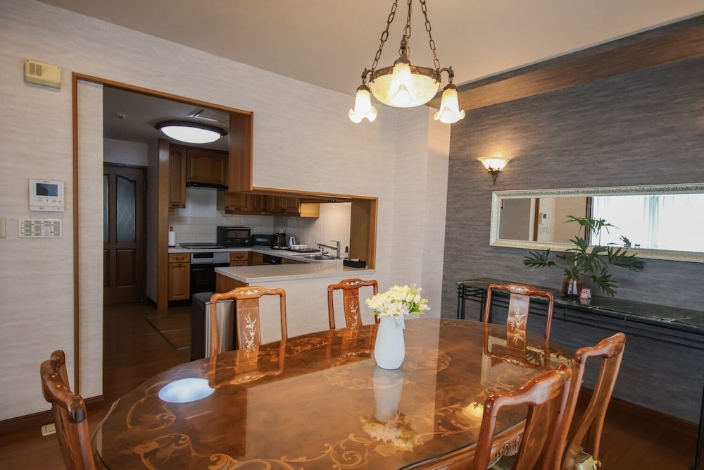 プレジデンシャル スイート 専用キッチン1 | THE RESIDENCE HOTEL OKAYAMA