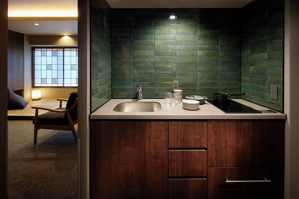 デラックス アパートメント 客室2 | Minn 烏丸五条 京都 Station North