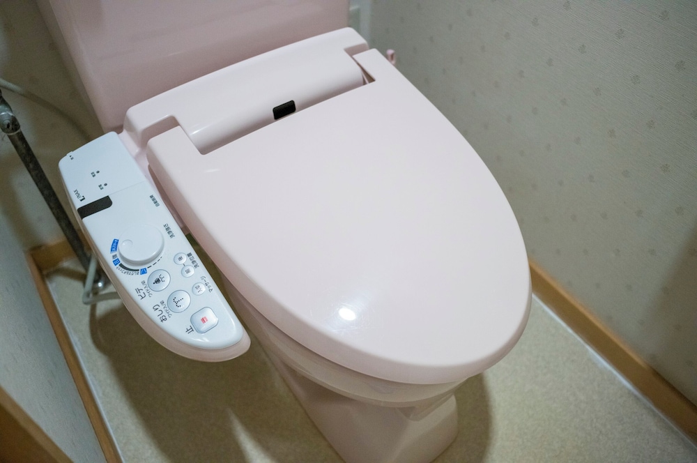 和室10帖 4人部屋トイレ付き 禁煙 ガーデビュー 客室3 | 旅館 焼乃湯