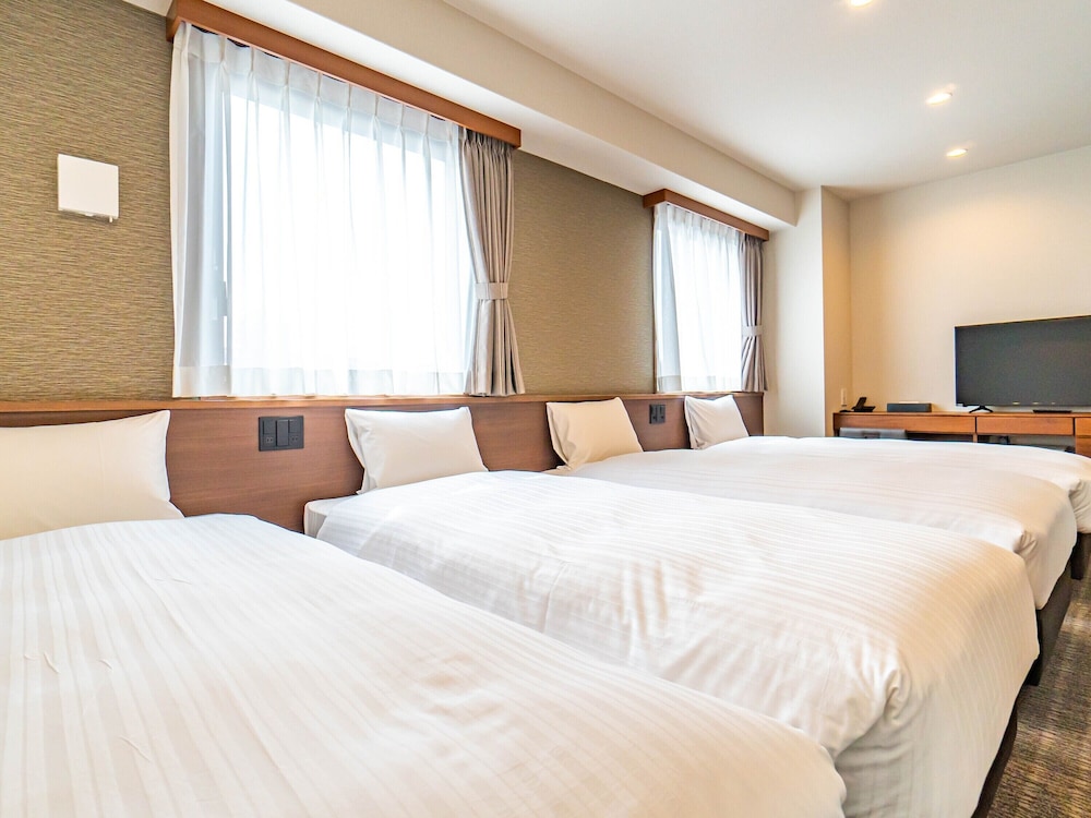 ファミリー 4 人部屋 (Separated bath & toilet) 客室4 | バンデホテル天保山