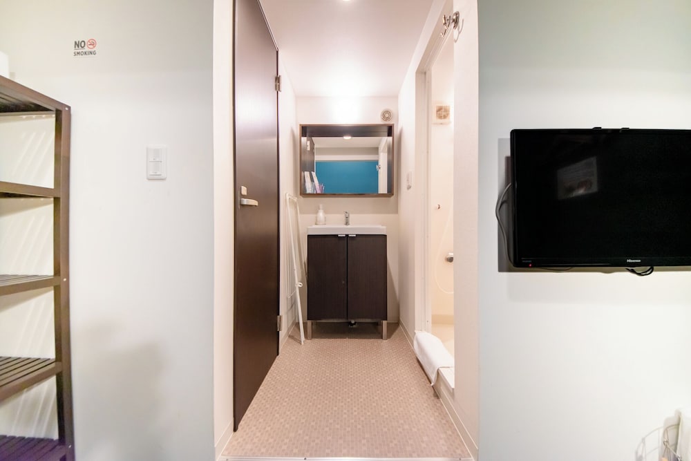 ダブルルーム 禁煙 バスルーム1 | アパートメント三条