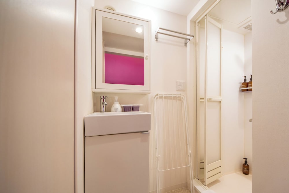 ダブルルーム 禁煙 バスルーム3 | アパートメント三条