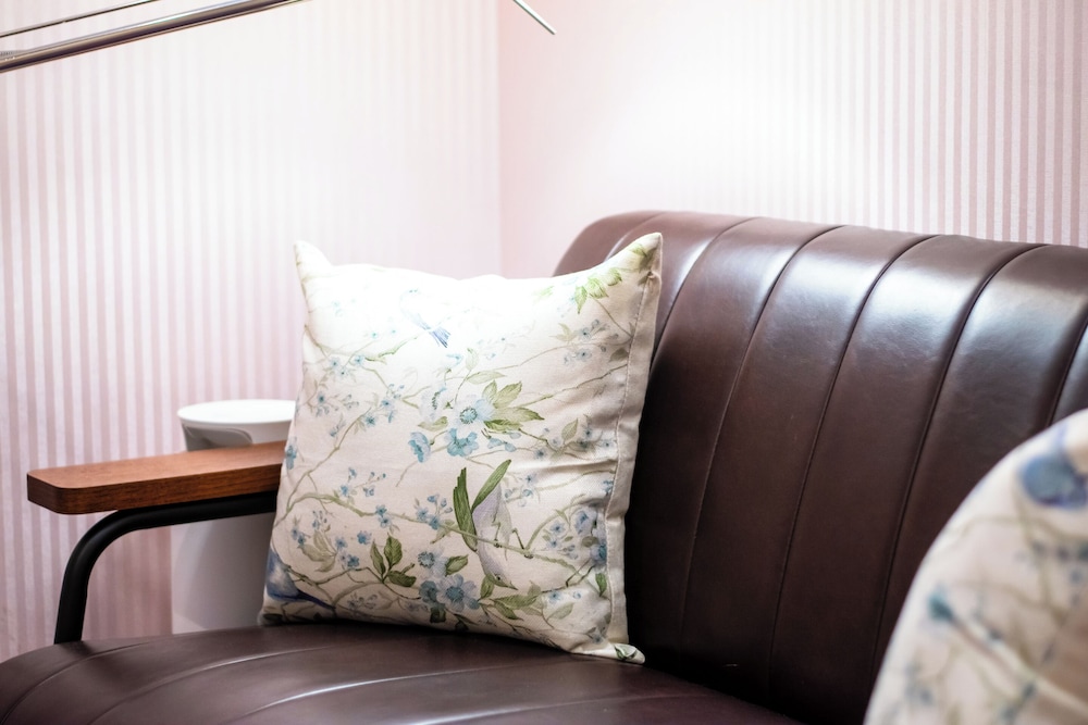 ダブルルーム 禁煙 客室8 | アパートメント三条