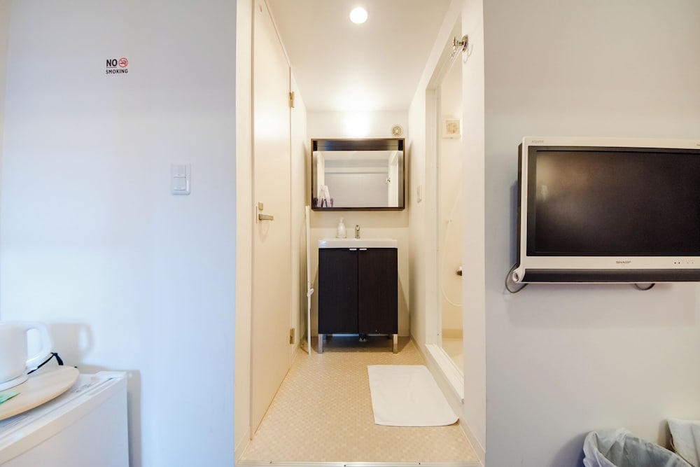 ダブルルーム 禁煙 バスルーム2 | アパートメント三条