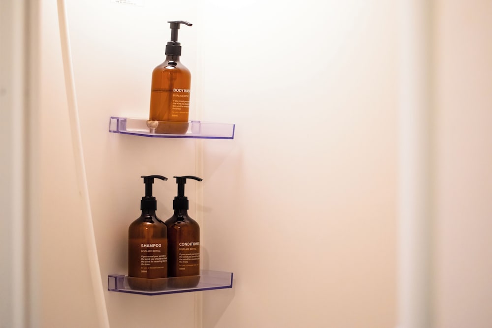 ダブルルーム 禁煙 バスルーム1 | アパートメント三条