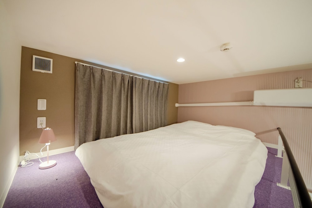 ダブルルーム 禁煙 客室2 | アパートメント三条