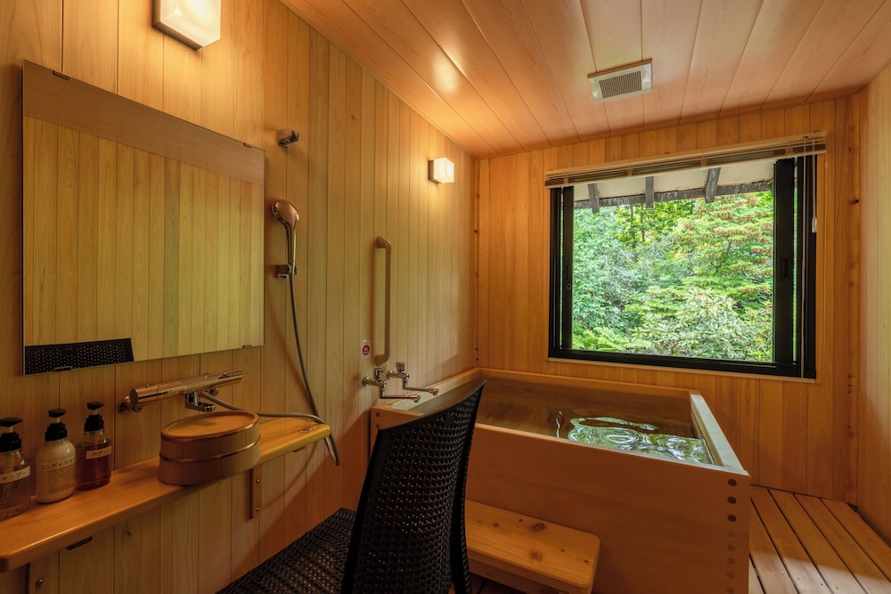 和モダンルーム 禁煙（ハリウッドツインベッド） バスルーム2 | 旅庵 川喜