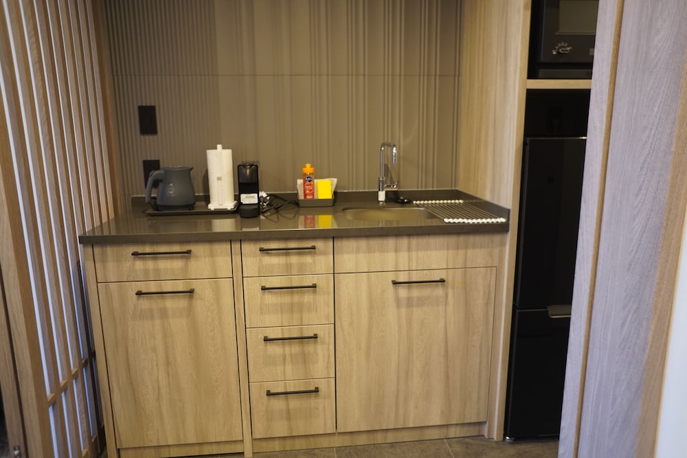 ジュニアスイートルーム 専用キッチン0 | GRAND MONday 銀座