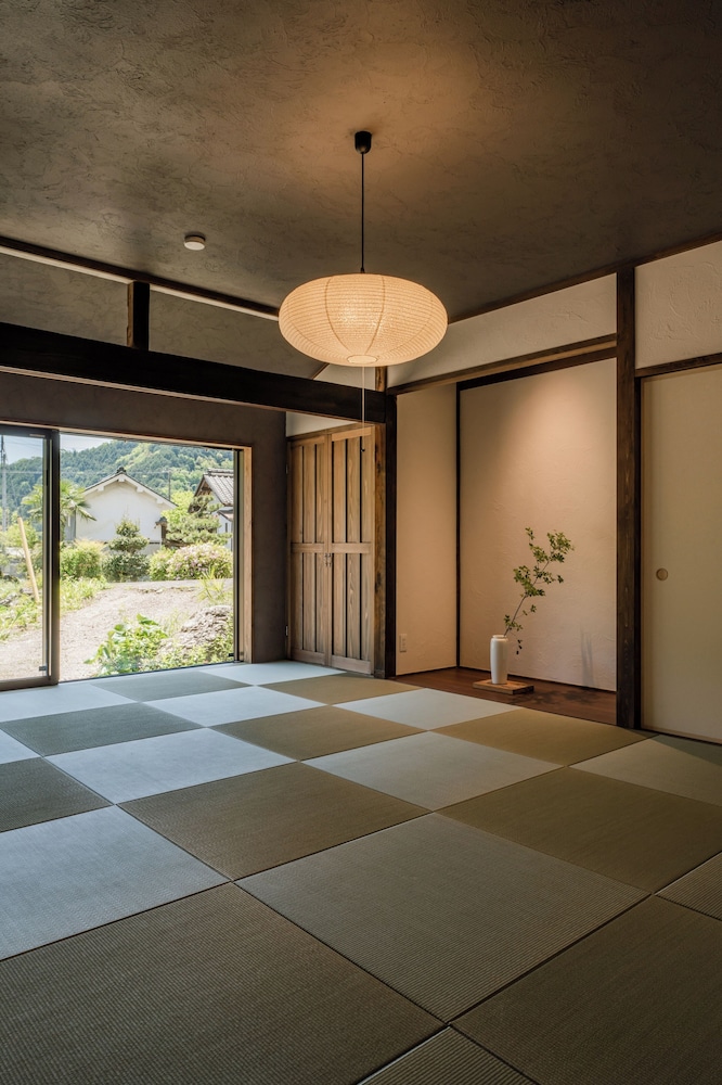 ベーシック ツインルーム マウンテンビュー 客室1 | つづやビレッジ