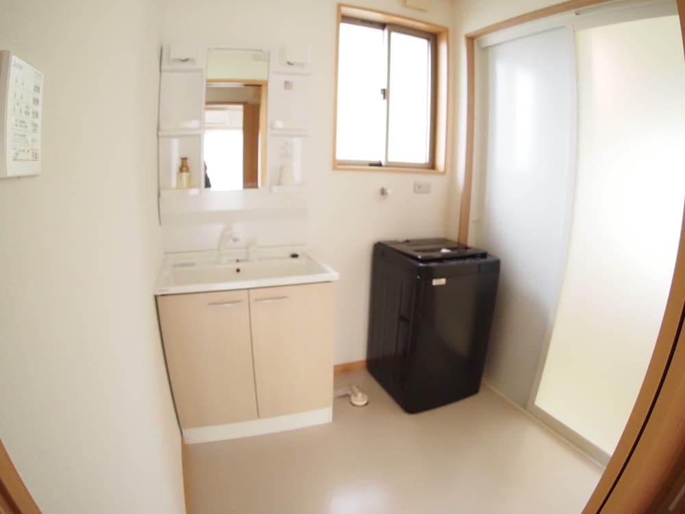 ベーシック ルーム バスルーム1 | Western style private house residence B