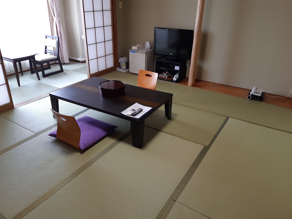 チェックイン21時まで 4 人部屋 禁煙 パーシャル オーシャン ビュー 客室2 | KKR江ノ島ニュー向洋