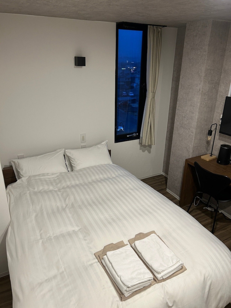 ビジネス ダブルルーム ダブルベッド 1 台 禁煙 | The book lounge hotel KANI