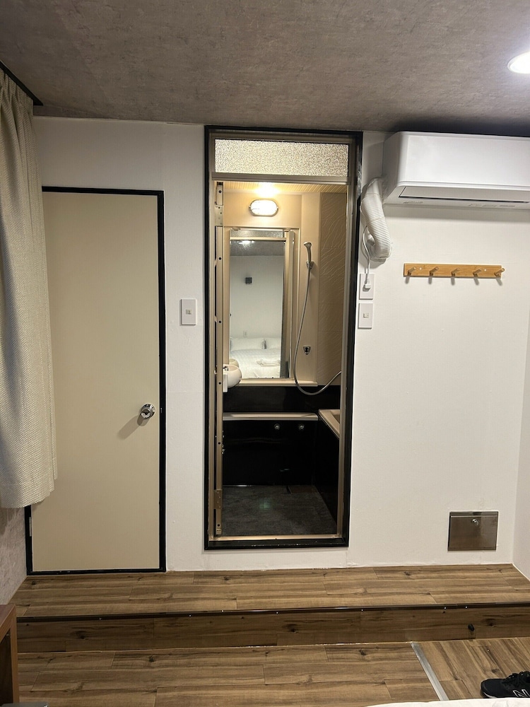 ファミリー ルーム バスルーム0 | The book lounge hotel KANI