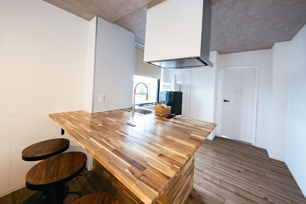 ファミリー ルーム 3 ベッドルーム 禁煙 専用キッチン1 | The book lounge hotel KANI