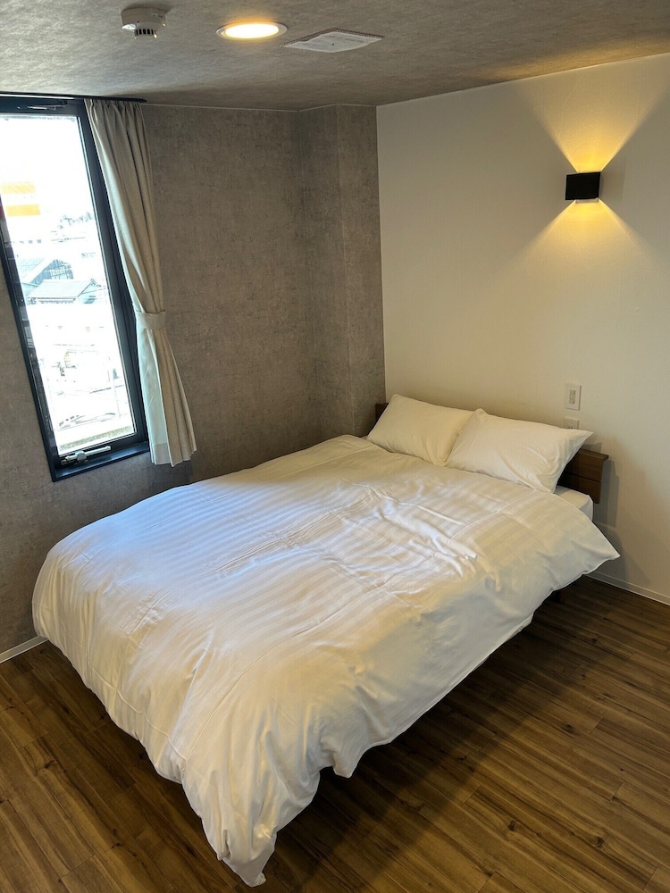ビジネス ダブルルーム ダブルベッド 1 台 禁煙 客室2 | The book lounge hotel KANI