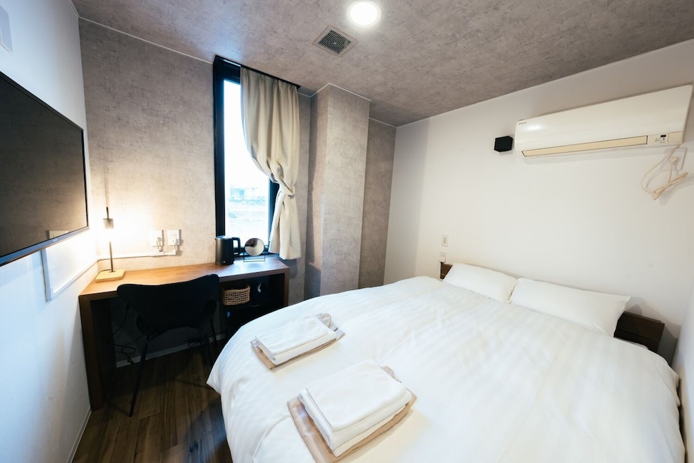 ビジネス ダブルルーム ダブルベッド 1 台 禁煙 | The book lounge hotel KANI