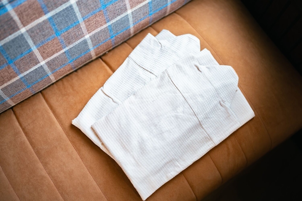 ビジネス ダブルルーム ダブルベッド 1 台 禁煙 バスルーム3 | The book lounge hotel KANI