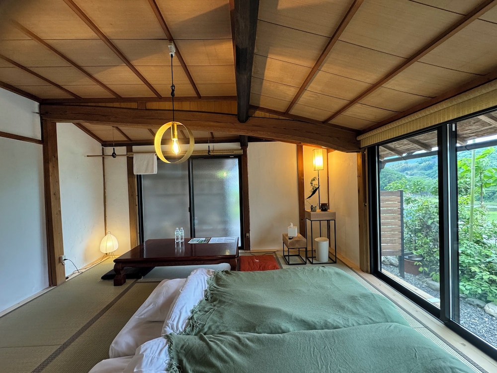 スーペリア トリプルルーム マウンテンビュー 客室22 | 大杉屋 和束 京都