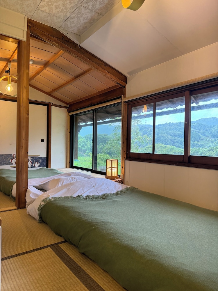スーペリア ツインルーム マウンテンビュー 客室4 | 大杉屋 和束 京都