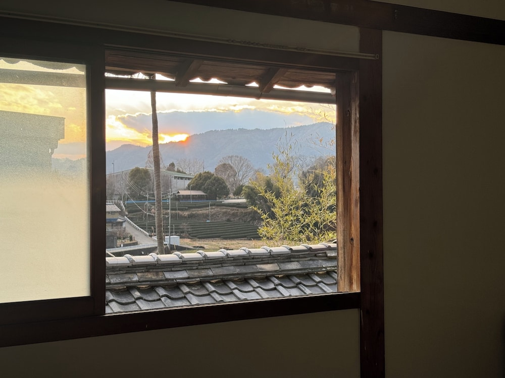 デラックス ダブルまたはツインルーム マウンテンビュー 客室3 | 大杉屋 和束 京都