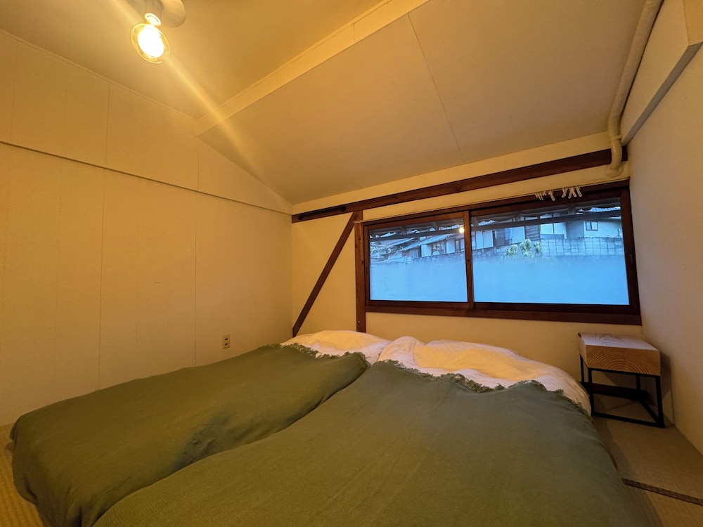 スタンダード ダブルまたはツインルーム ガーデンビュー 客室1 | 大杉屋 和束 京都