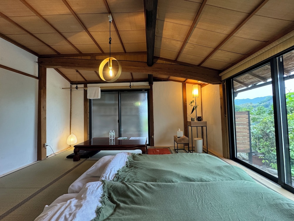 スーペリア トリプルルーム マウンテンビュー 客室20 | 大杉屋 和束 京都
