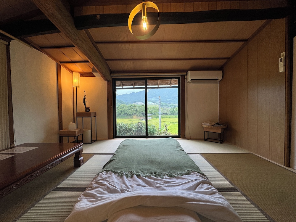 スーペリア トリプルルーム マウンテンビュー 客室12 | 大杉屋 和束 京都