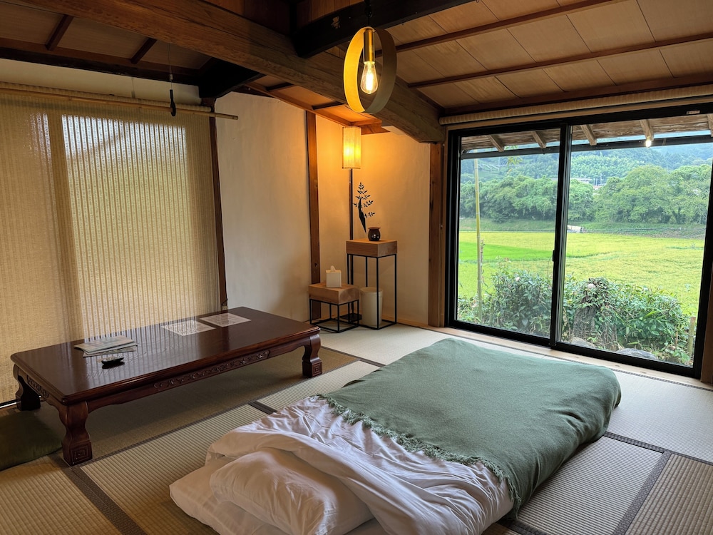 スーペリア トリプルルーム マウンテンビュー 客室19 | 大杉屋 和束 京都