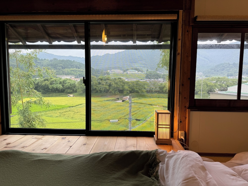 スーペリア ツインルーム マウンテンビュー 客室8 | 大杉屋 和束 京都