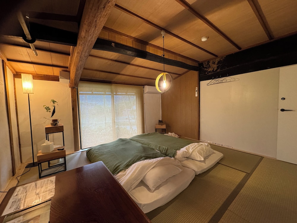 スーペリア トリプルルーム マウンテンビュー 客室7 | 大杉屋 和束 京都