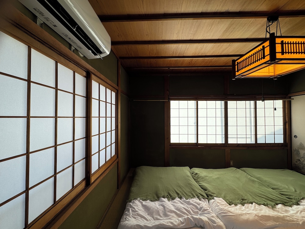 ファミリー 4 人部屋 ガーデンビュー 客室8 | 大杉屋 和束 京都