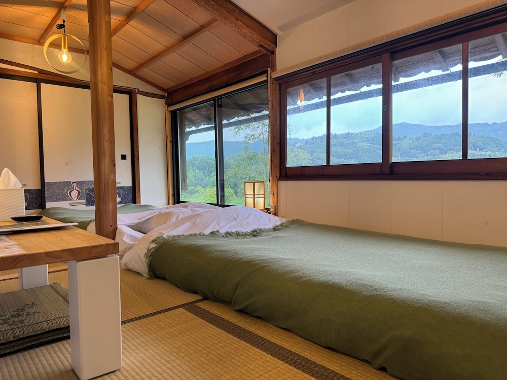 スーペリア ツインルーム マウンテンビュー 客室5 | 大杉屋 和束 京都