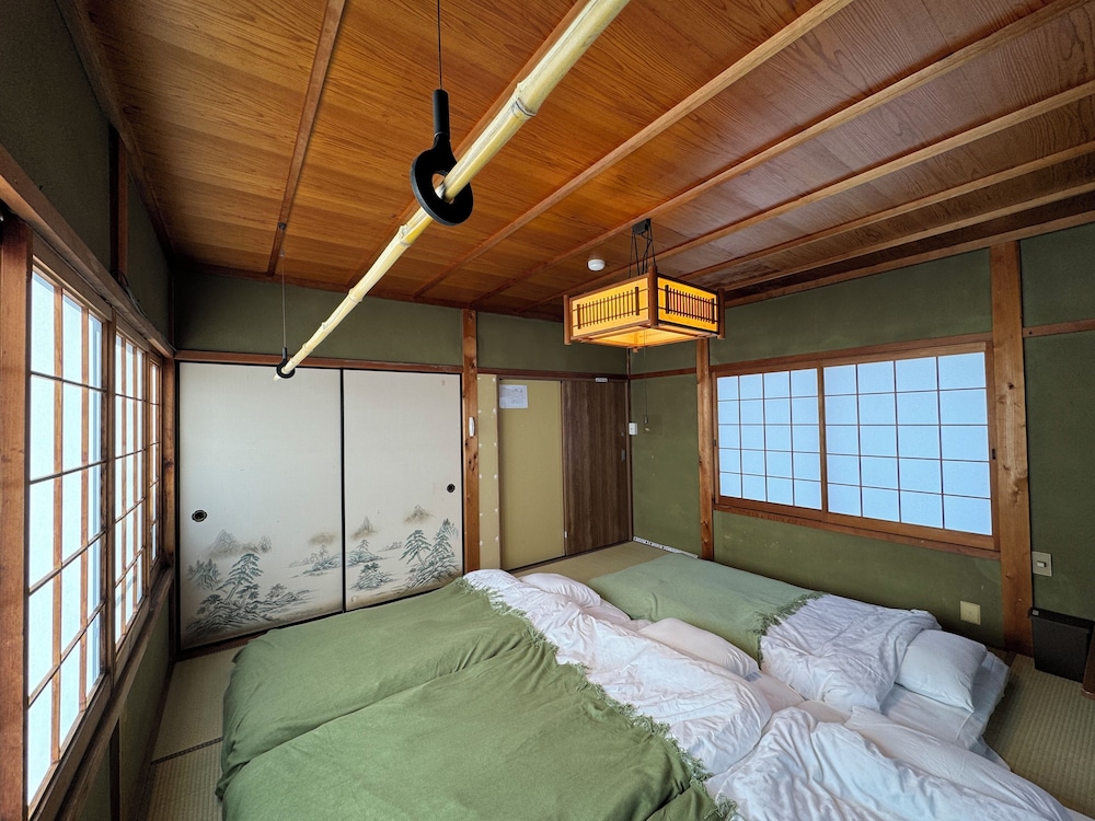 ファミリー 4 人部屋 ガーデンビュー 客室1 | 大杉屋 和束 京都